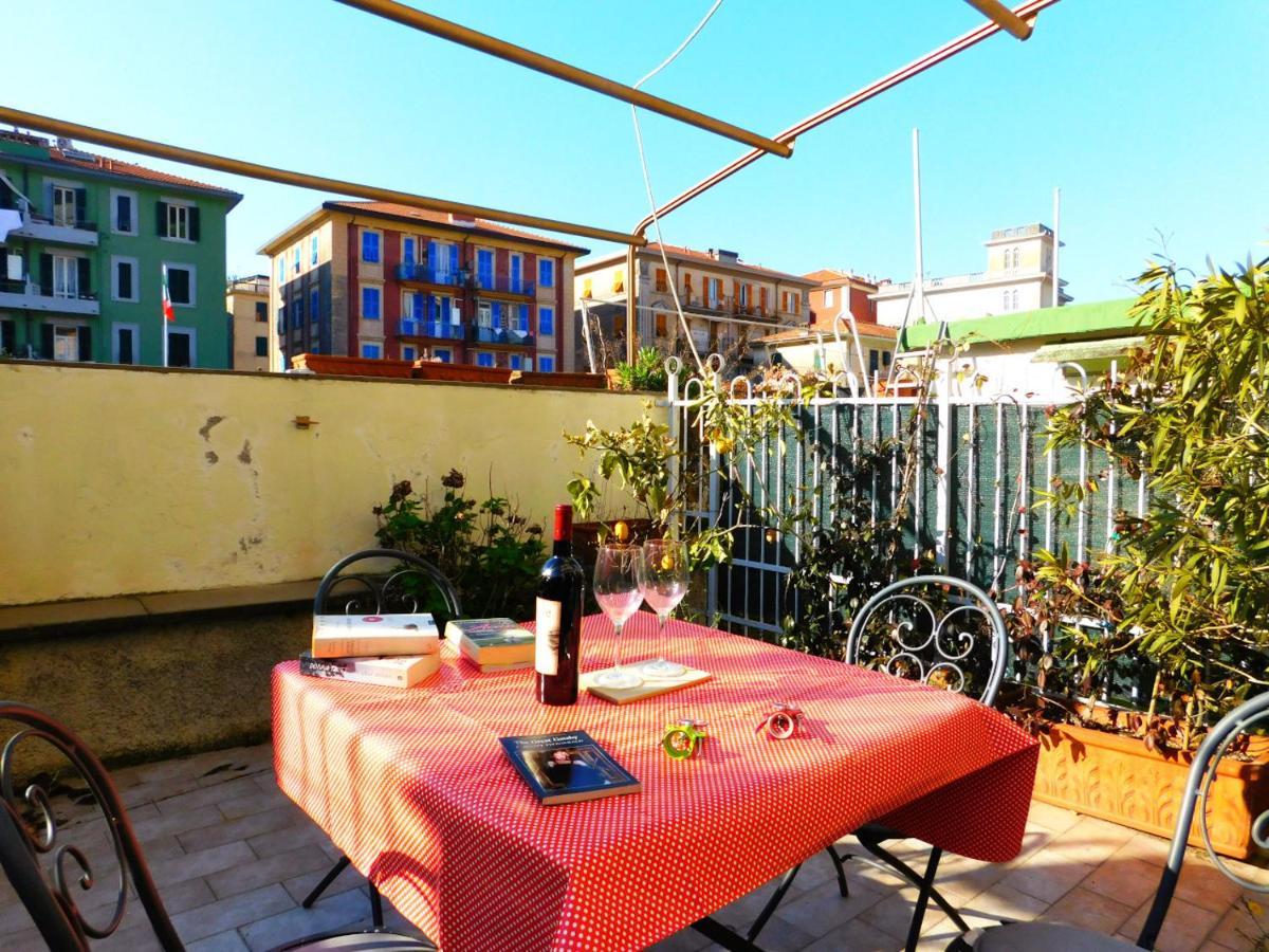 Bilocale Con Terrazza, 莱万托 外观 照片